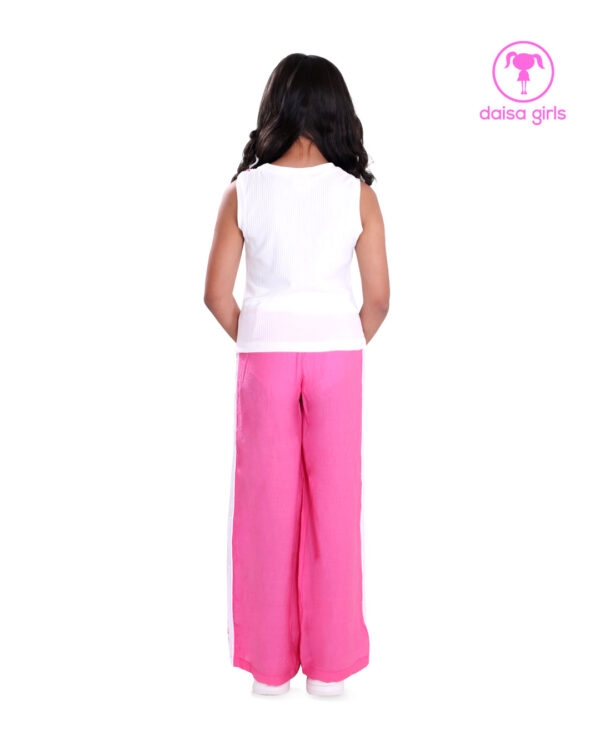 conjunto-pantalon-rayon-crepe-silueta-palaza-bolsillo-sudadera-cortes-laterales-camisilla-rib-manga-sisa-fucsia-vista-espalda-ropa-para-nina-daisa-girls-bogota-colombia