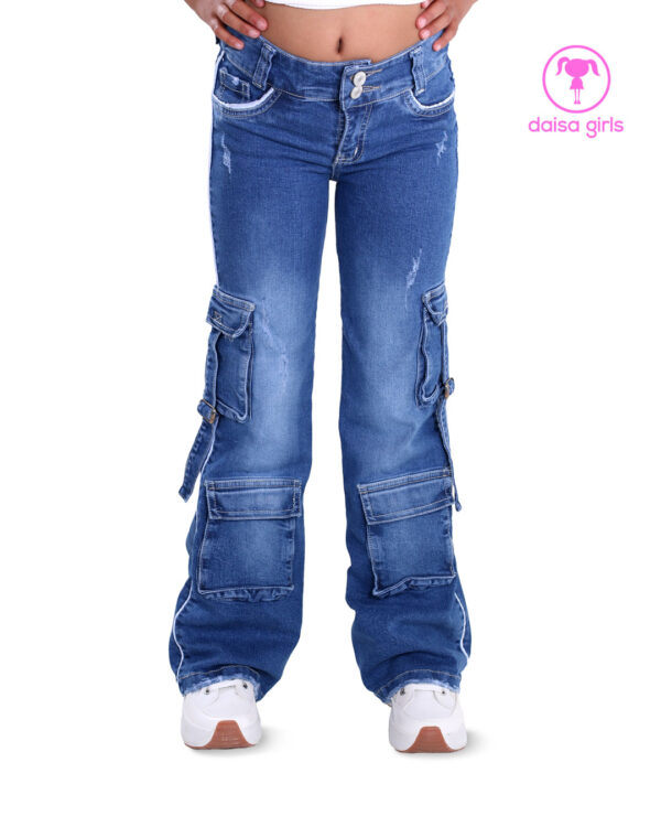 pantalon-jean-licrado-cargo-silueta-flare-azul-oscuro-vista-delantero-ropa-para-nina-daisa-girls-bogota-colombia
