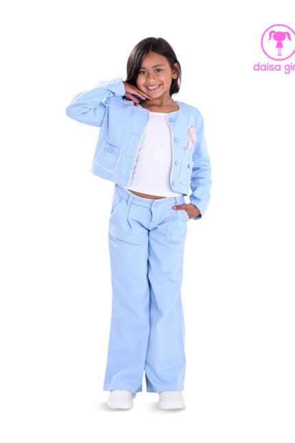 conjunto-apt-rigido-chaqueta-corta-escote-redondo-botones-bolsillos-pantalon-palazzo-flare-encauchado-pliegues-azul-flor-ropa-para-nina-daisa-girls-bogota-colombia
