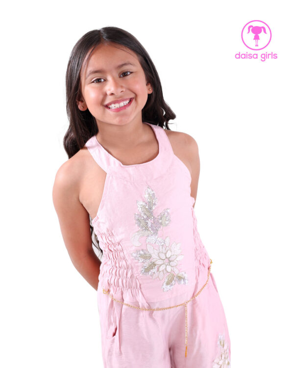 enterizo-pantalon-rayon-escote-redondo-cuello-halter-manga-sisa-abertura-espalda-botones-cintura-entallada-bolsillo-rosado-ropa-para-nina-daisa-girls-bogota-colombia-1